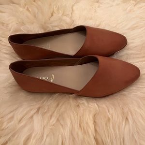 Aldo tan/brown flats